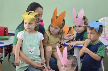 Foto - Entrega de Ovos de Páscoa Escolas Municipais