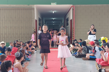Foto - Dia de Fantasia na Escola Municipal Antônio Ferreira