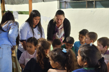 Foto - Plantio de Sementes (Dia da Árvore | Pré-Escola M. Luzia Sanches Diniz)