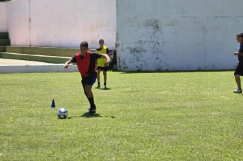 Foto - Treino de Futebol de Campo (Crianças e Adolescentes)