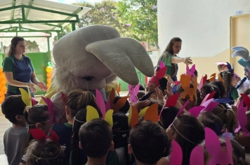 Foto - Entrega de Ovos de Páscoa Escolas Municipais
