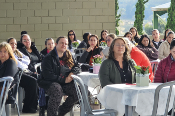 Foto - Professores da rede municipal de Albertina recebem Chromebooks para uso pedagógico