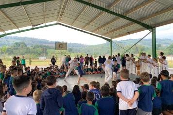 Foto - Capoeira, Cultura e Educação na Escola Antonio Ferreira