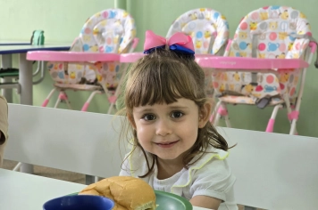 Foto - Lanche Especial de Fim de Ano – Creche Municipal Teresa Rossi