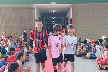 Foto - Dia de Fantasia na Escola Municipal Antônio Ferreira