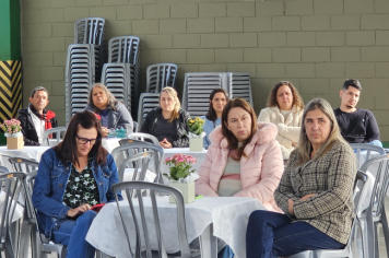 Foto - Professores da rede municipal de Albertina recebem Chromebooks para uso pedagógico