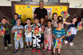 Foto - Encerramento da Semana das Crianças foi puro encanto e diversão na Pré-Escola Luzia Sanches Diniz