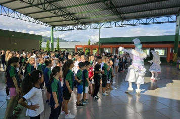 Foto - Entrega de Ovos de Páscoa Escolas Municipais