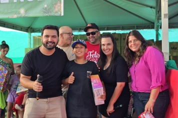 Foto relacionada - Albertina de Luz 2025 se despede com praça lotada, presentes para as crianças e um Natal que virou memória