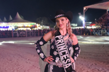 Foto - Tradição e fé embalaram o segundo dia do rodeio