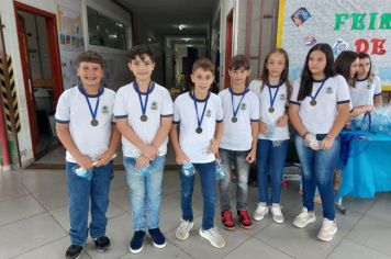 Foto - Feira de Conhecimento: Escola Municipal Antônio Ferreira