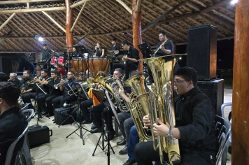 Foto relacionada - O Natal de Albertina brilhou de um jeito único e inesquecível!