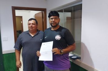 Foto - Time de Futsal Feminino de Albertina Recebe Honraria na Câmara Municipal