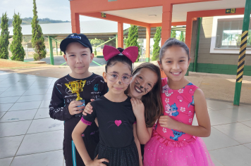 Foto - Dia de Fantasia na Escola Municipal Antônio Ferreira