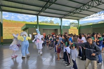 Foto - Entrega de Ovos de Páscoa Escolas Municipais