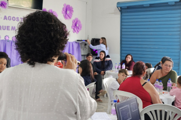 Foto - Agosto Lilás