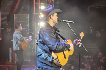 Foto - Tradição e fé embalaram o segundo dia do rodeio