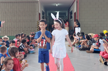 Foto - Dia de Fantasia na Escola Municipal Antônio Ferreira