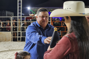 Foto - Abertura do 29º Rodeio leva emoção e espetáculo à arena!