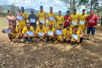 Foto - Cruzeirinho Empata com Folha Seca e Atletas Recebem Certificados de Participação