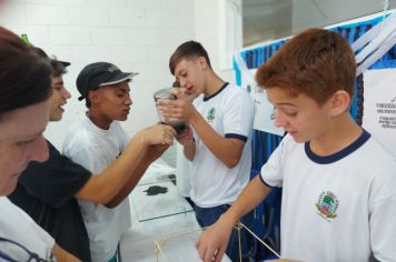 Foto - Feira de Conhecimento: Escola Municipal Antônio Ferreira