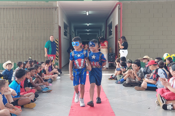 Foto - Dia de Fantasia na Escola Municipal Antônio Ferreira