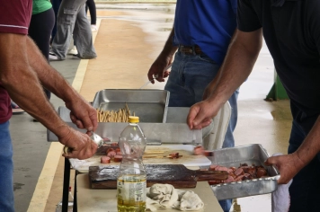Foto - Churrasco na Escola Municipal Antonio Ferreira