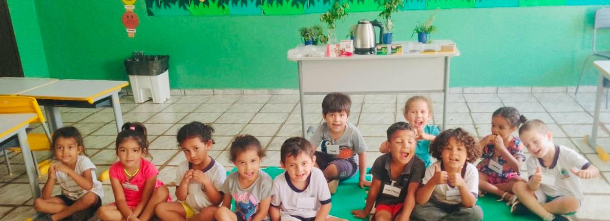 Educação com Sabor e Sabedoria: Alunos Vivenciam o Mundo das Ervas Medicinais na Educação Infantil