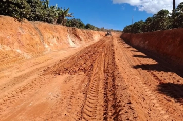 Albertina inicia preparo do solo para levar mais 1,5 km de asfalto à zona rural