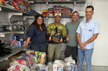 Albertina entrega 1,5 tonelada de alimentos ao Hospital Francisco Rosas