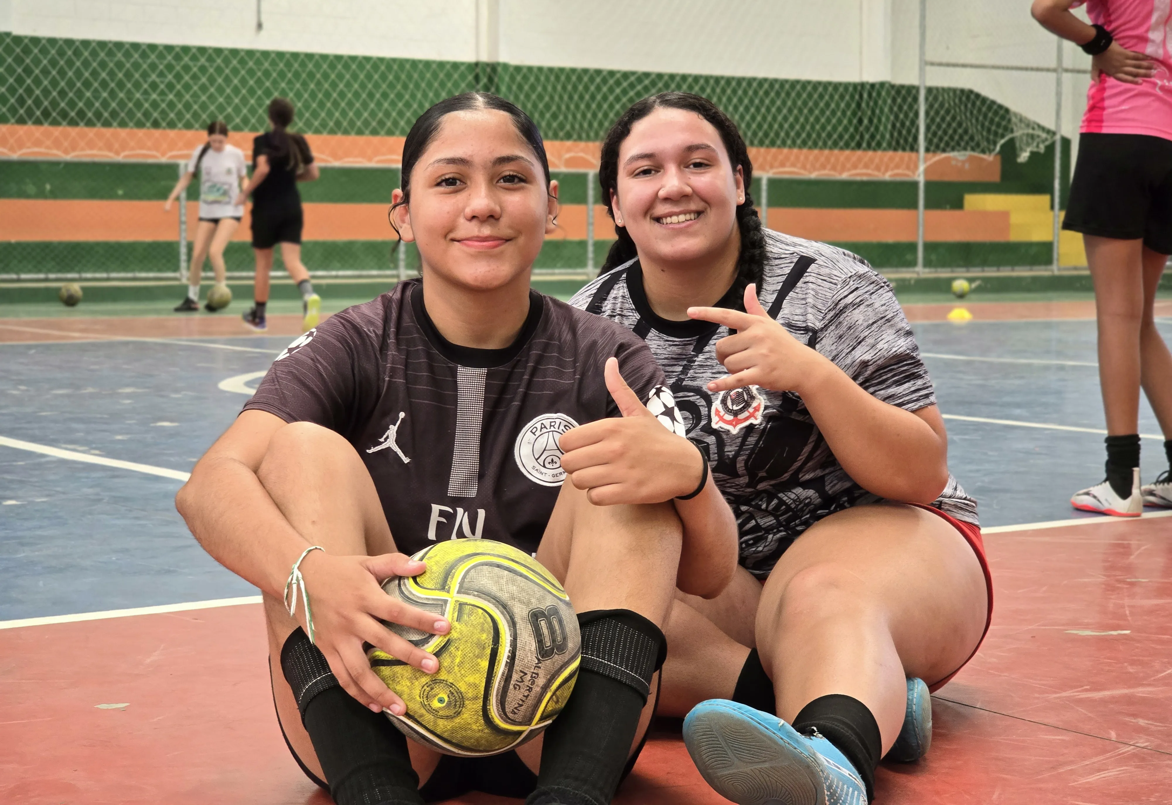 Férias com mais movimento: treinos de futsal feminino ganham ritmo especial e fortalecem o esporte em Albertina