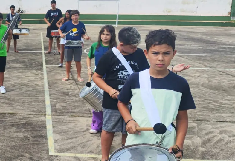 Fanfarra Municipal e Banda Marcial retomam ensaios e fortalecem cultura e disciplina em Albertina
