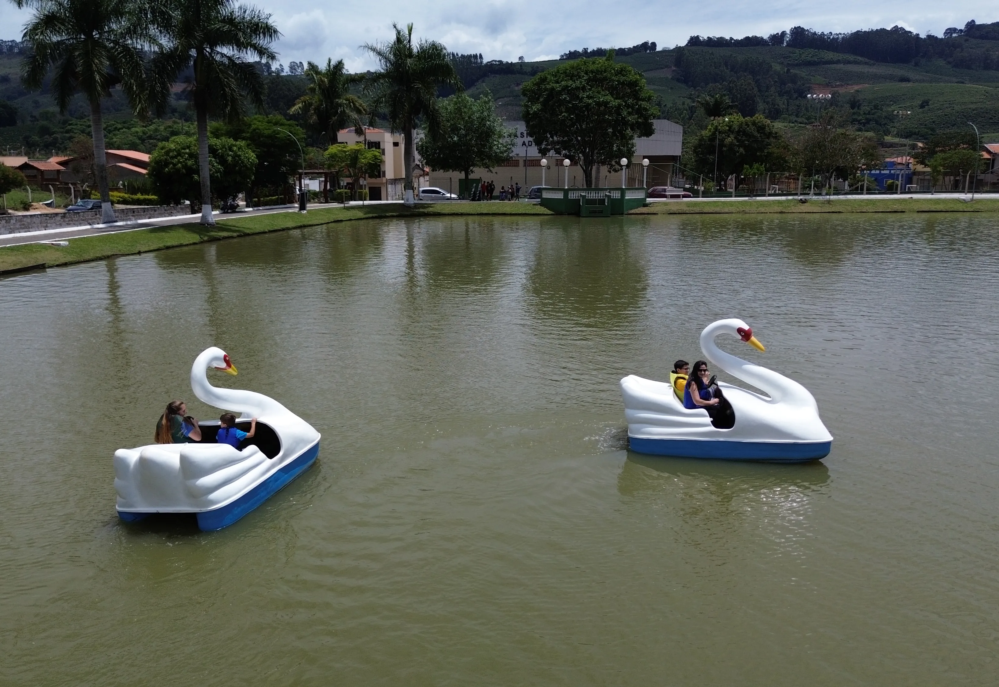 Pedalinhos no Parque do Lago: lazer, turismo e natureza em perfeita harmonia