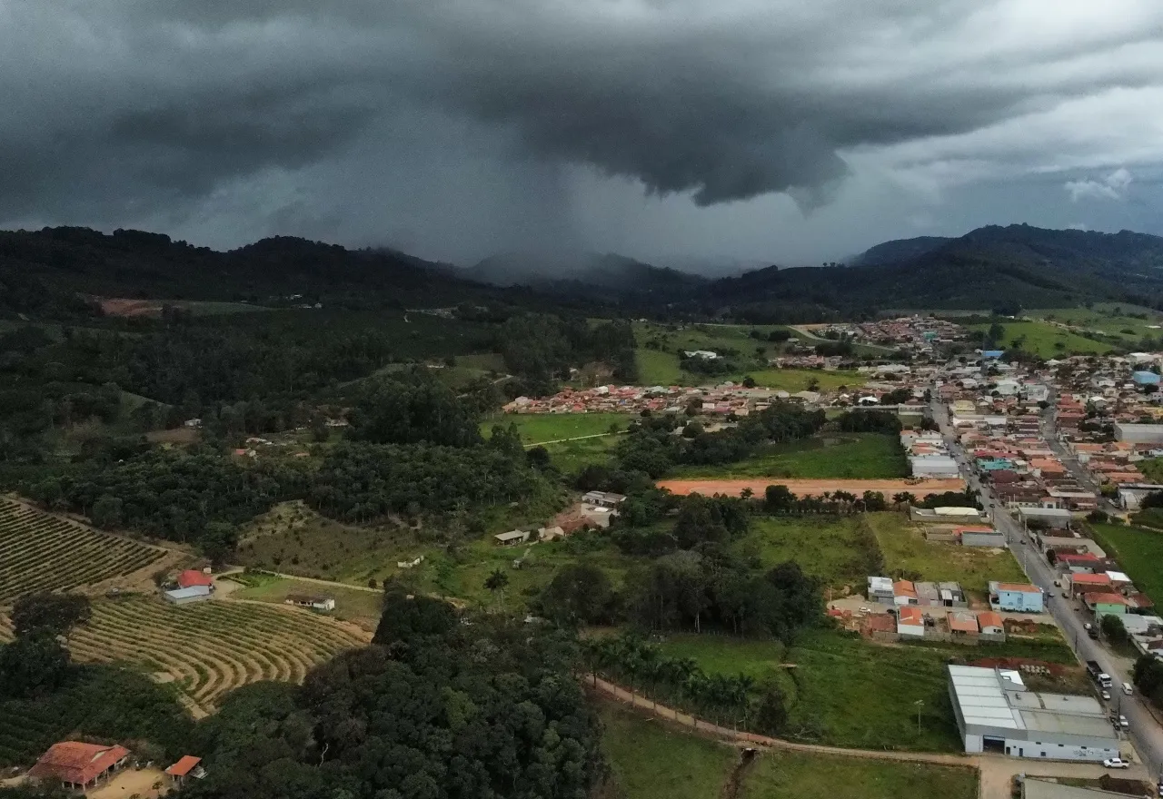 Alerta de chuva intensa em Albertina neste domingo e segunda