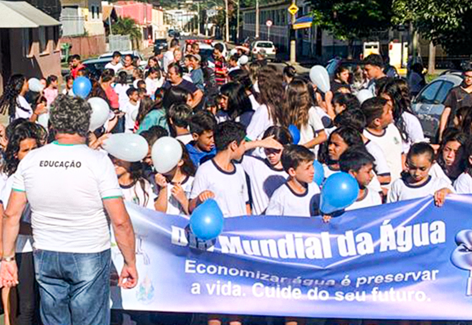 Passeata pelo Dia Mundial da Água mobiliza alunos e reforça a conscientização ambiental em Albertina