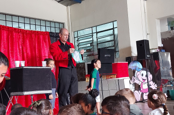 Foto relacionada - A Magia Invade as Escolas Municipais de Albertina!