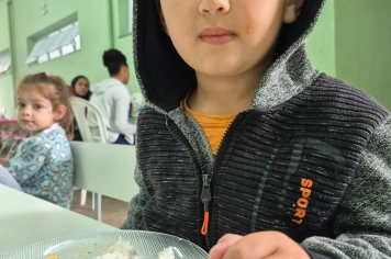 Foto - Lanche Especial de Fim de Ano – Creche Municipal Teresa Rossi