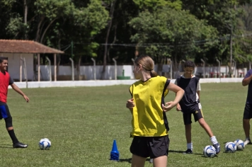 Foto - Treino de Futebol de Campo (Crianças e Adolescentes)