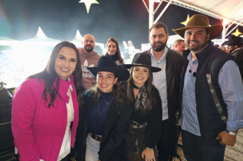 Foto - Abertura do 29º Rodeio leva emoção e espetáculo à arena!