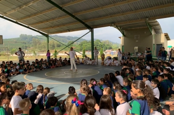 Foto - Capoeira, Cultura e Educação na Escola Antonio Ferreira
