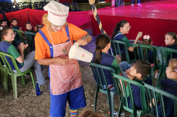 Foto - Crianças da Pré-Escola vivem dia mágico no circo em Jacutinga