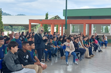 Foto relacionada - Bullying não é brincadeira: palestra emociona alunos e promove reflexão na Escola Municipal Antonio Ferreira