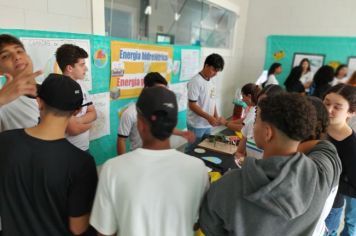 Foto - Feira de Conhecimento: Escola Municipal Antônio Ferreira