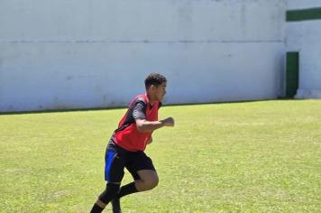 Foto - Treino de Futebol de Campo (Crianças e Adolescentes)