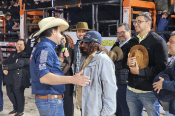 Foto - Tradição e fé embalaram o segundo dia do rodeio