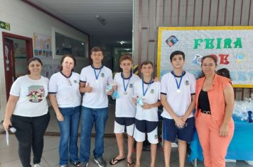 Foto - Feira de Conhecimento: Escola Municipal Antônio Ferreira