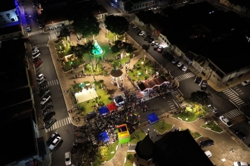 Foto relacionada - Festival Albertina de Luz 2025 transforma o Natal em turismo, cultura e encontros em família