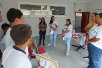 Foto - Feira de Conhecimento: Escola Municipal Antônio Ferreira