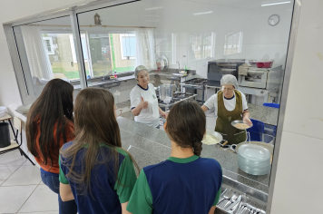 Foto relacionada - Alimentação saudável e preparada com amor nas escolas municipais de Albertina