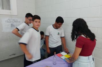 Foto - Feira de Conhecimento: Escola Municipal Antônio Ferreira